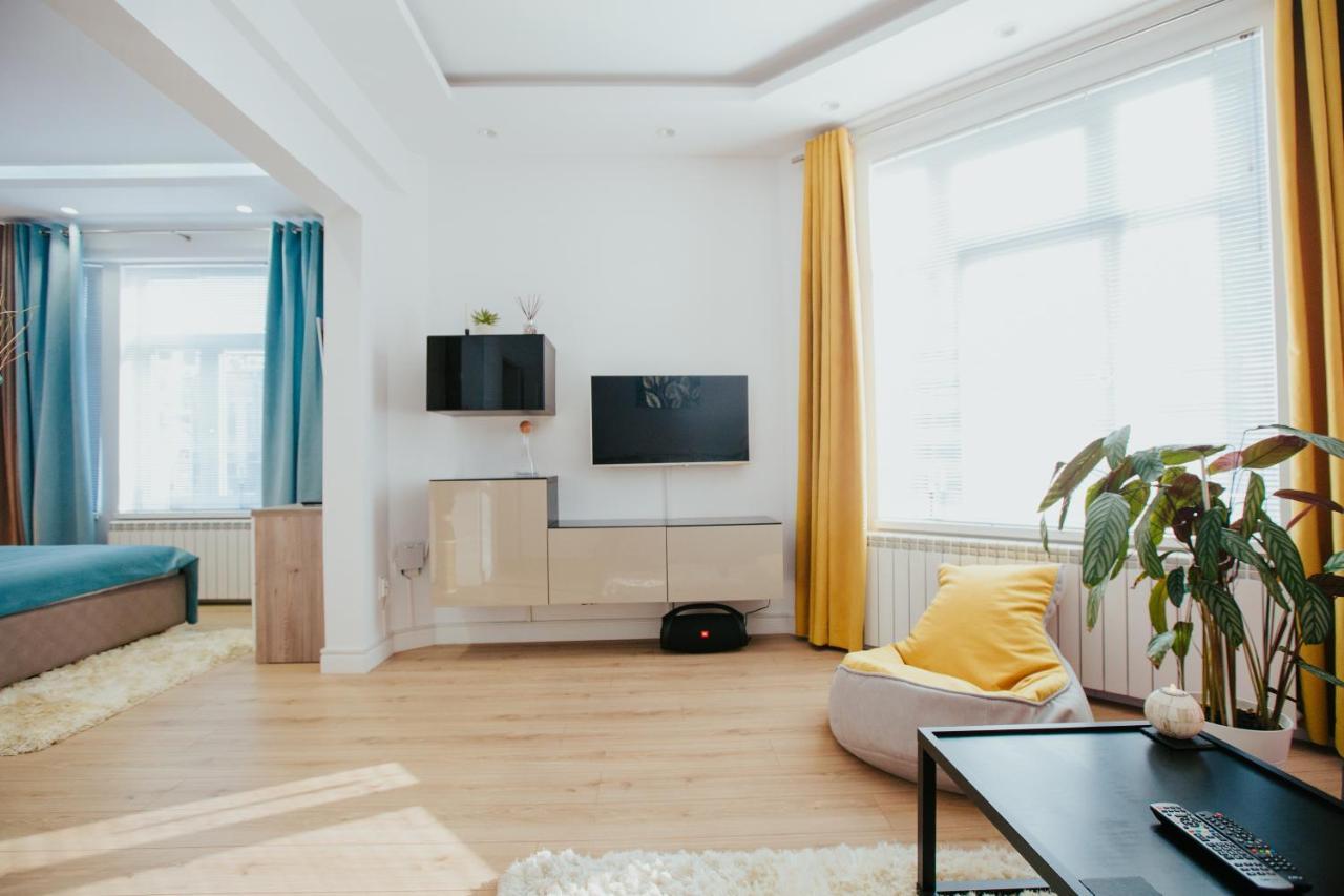 Color Apartments Corneliu Coposu 1A Street 부쿠레슈티 외부 사진